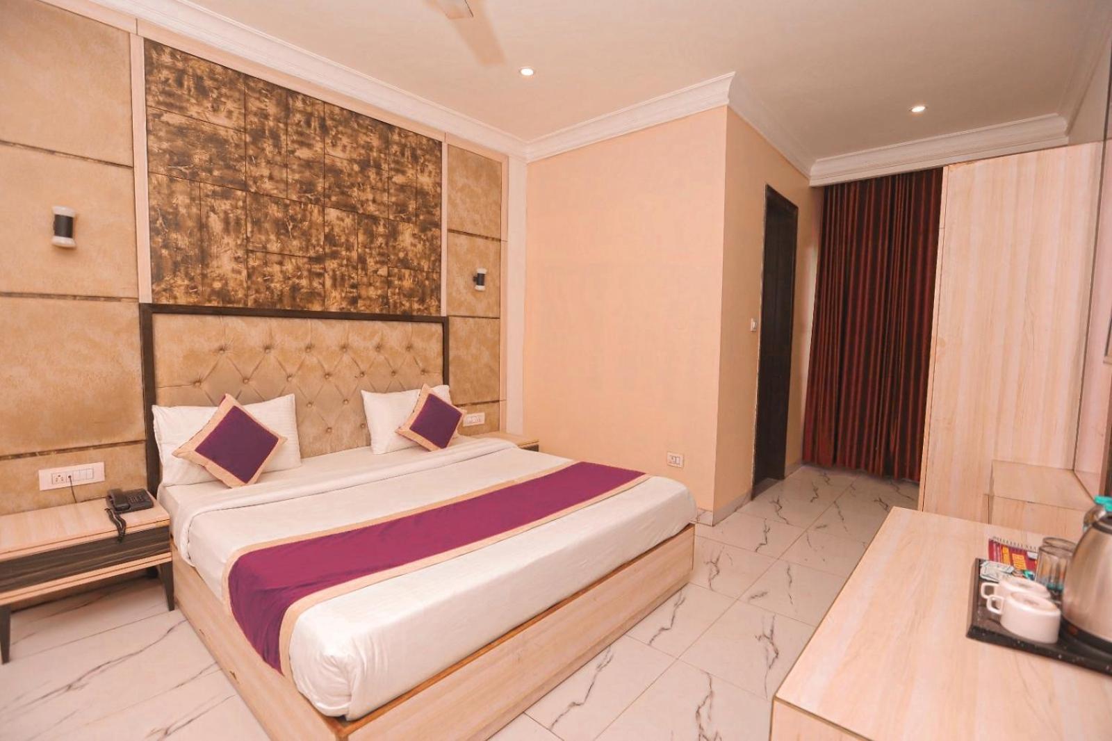 Hotel Almora Inn - Near By Delhi International Airport - With Free Airport Pickup And Drop ニューデリー エクステリア 写真