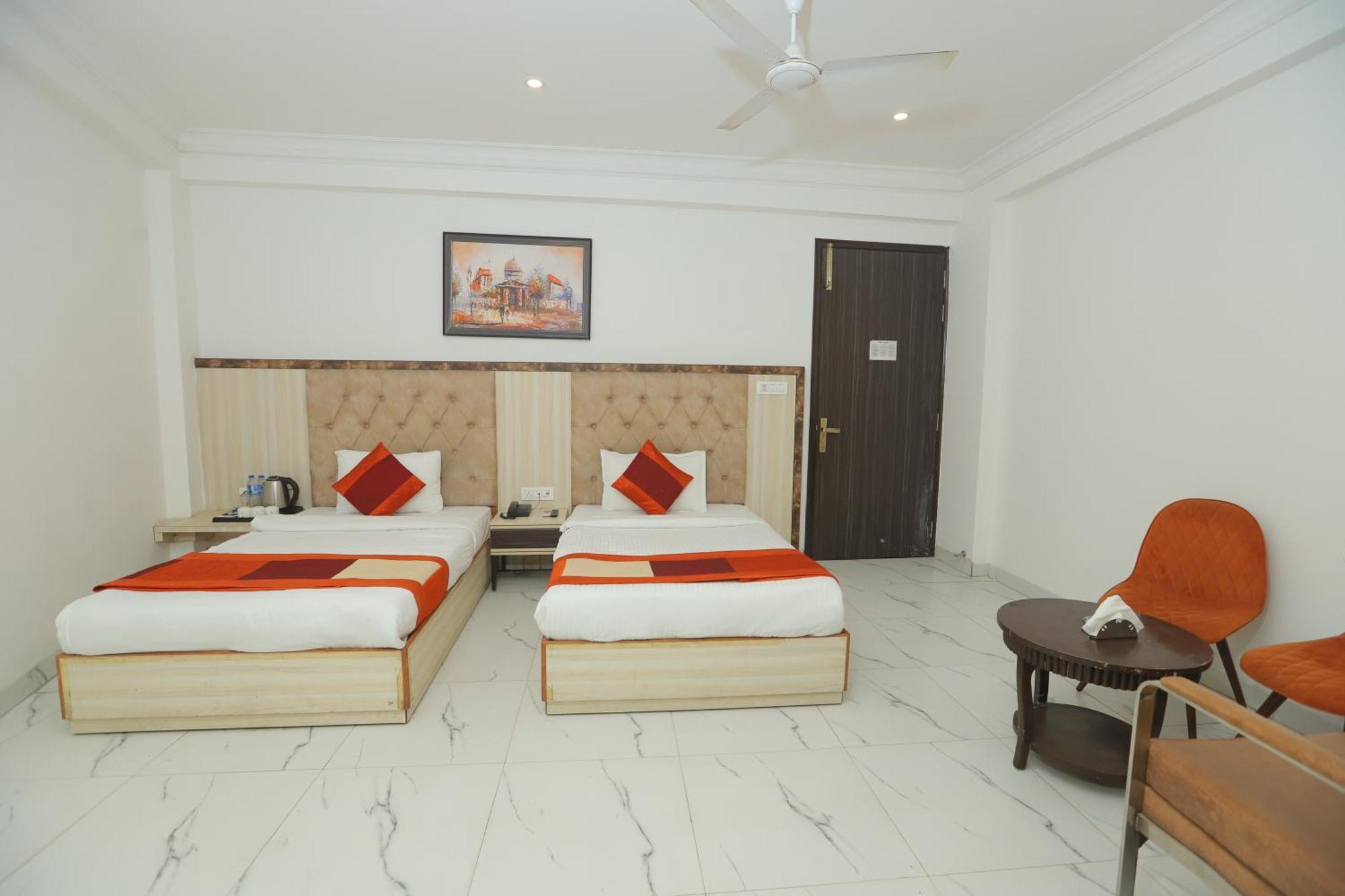 Hotel Almora Inn - Near By Delhi International Airport - With Free Airport Pickup And Drop ニューデリー エクステリア 写真