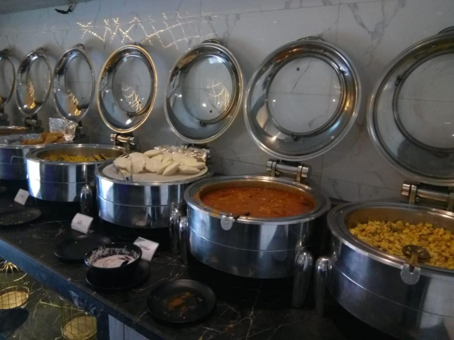 Hotel Almora Inn - Near By Delhi International Airport - With Free Airport Pickup And Drop ニューデリー エクステリア 写真