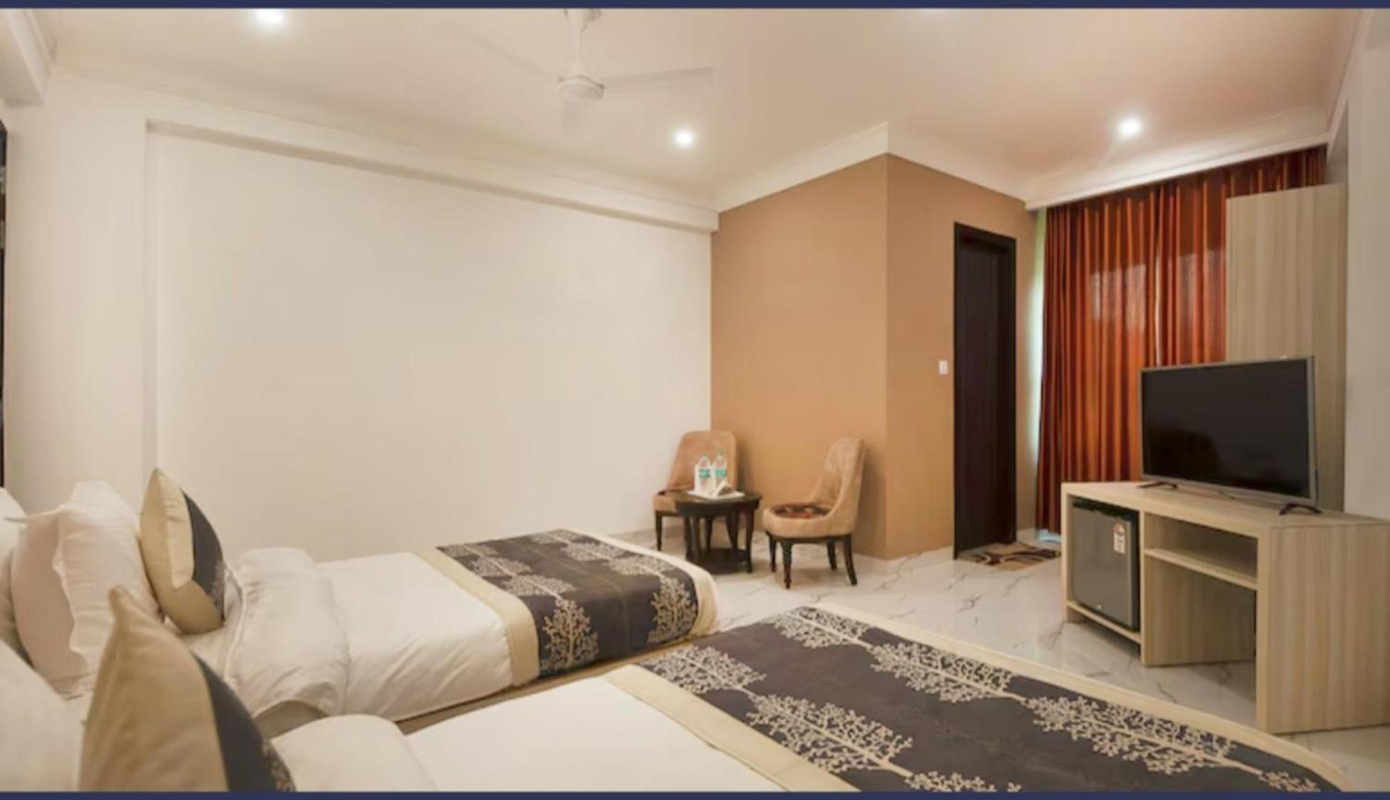 Hotel Almora Inn - Near By Delhi International Airport - With Free Airport Pickup And Drop ニューデリー エクステリア 写真