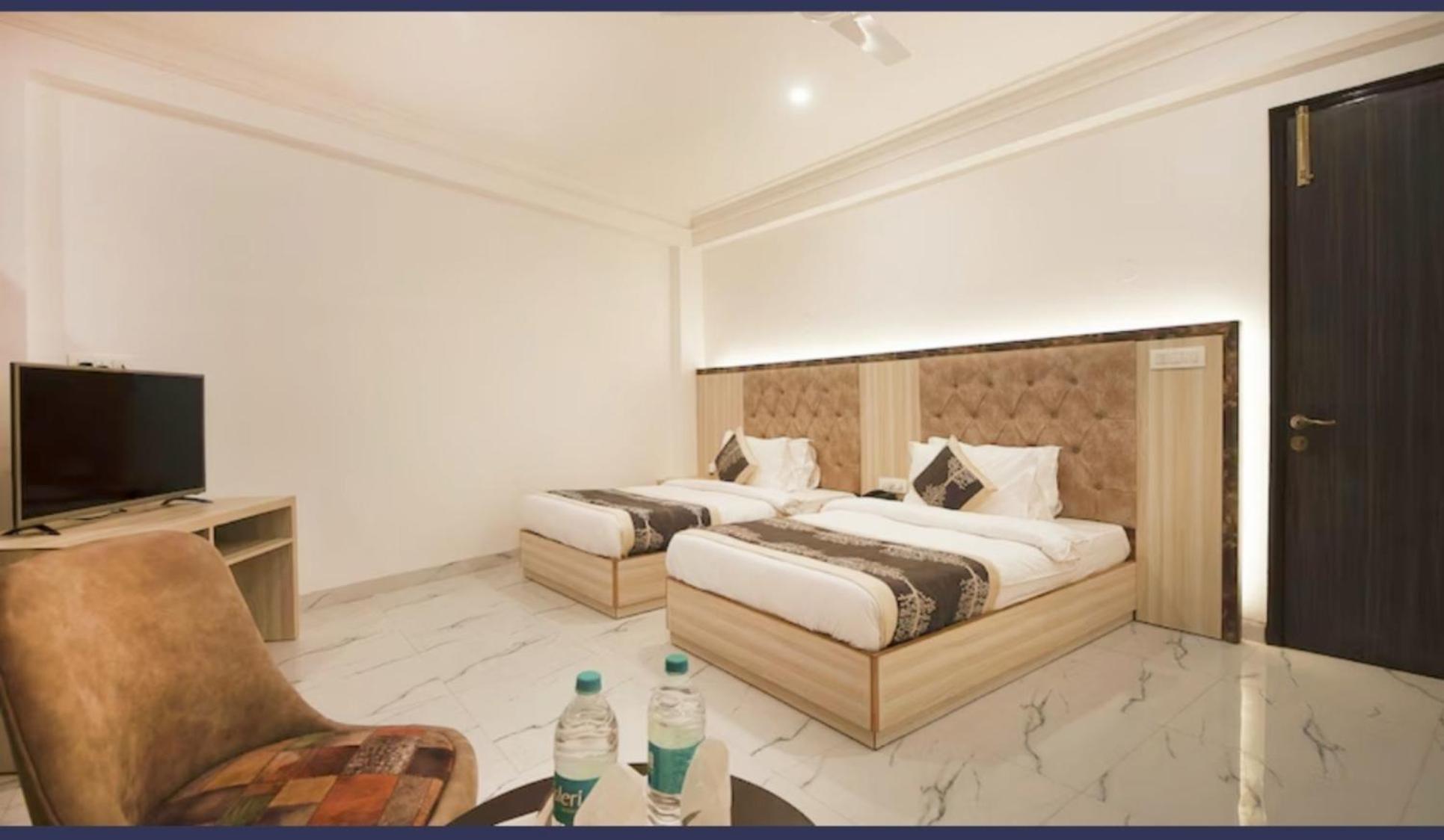 Hotel Almora Inn - Near By Delhi International Airport - With Free Airport Pickup And Drop ニューデリー エクステリア 写真