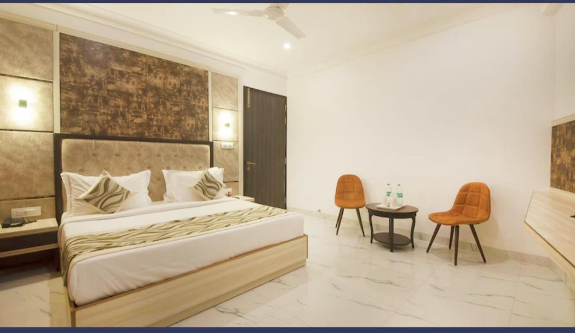 Hotel Almora Inn - Near By Delhi International Airport - With Free Airport Pickup And Drop ニューデリー エクステリア 写真
