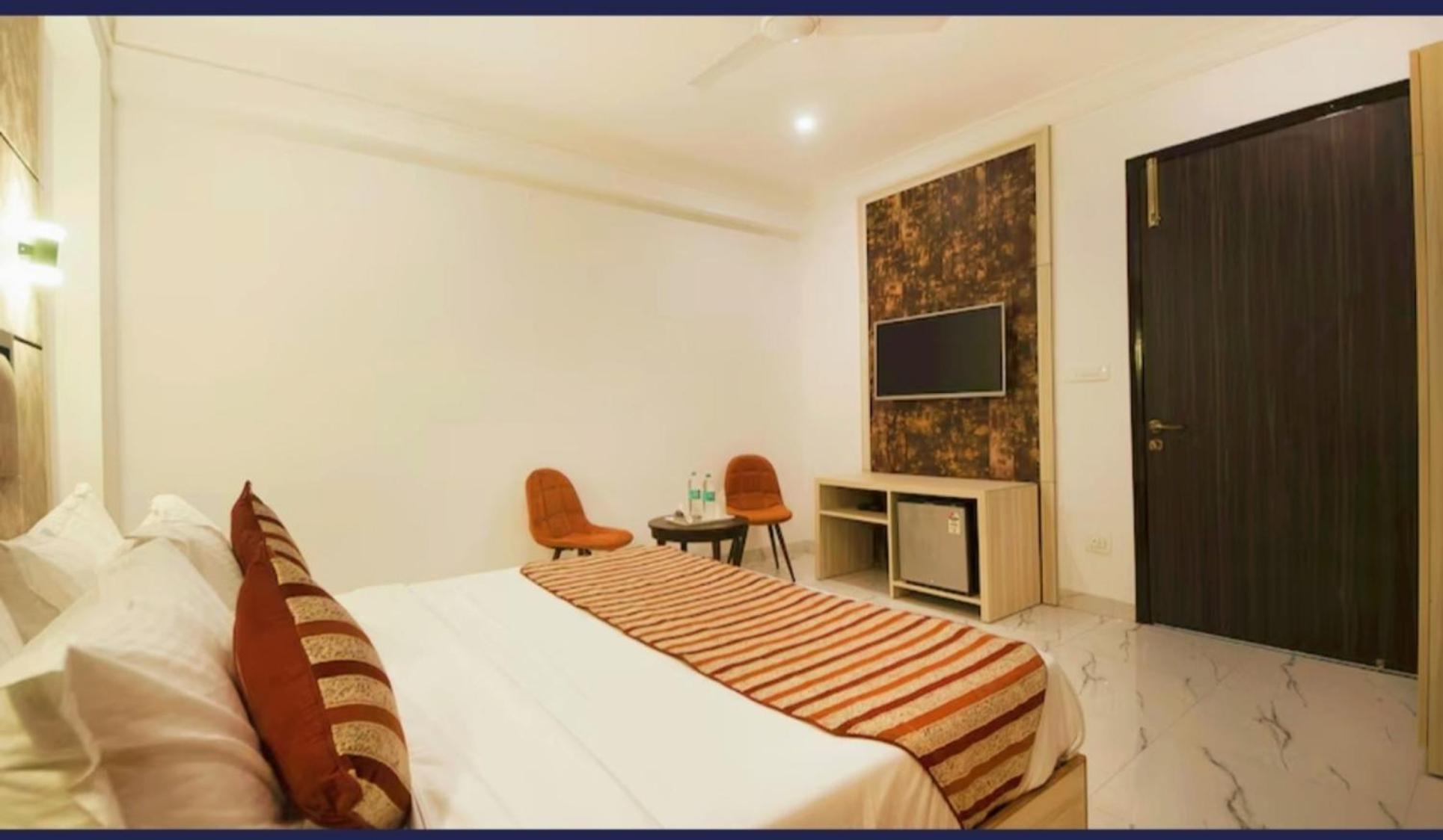 Hotel Almora Inn - Near By Delhi International Airport - With Free Airport Pickup And Drop ニューデリー エクステリア 写真