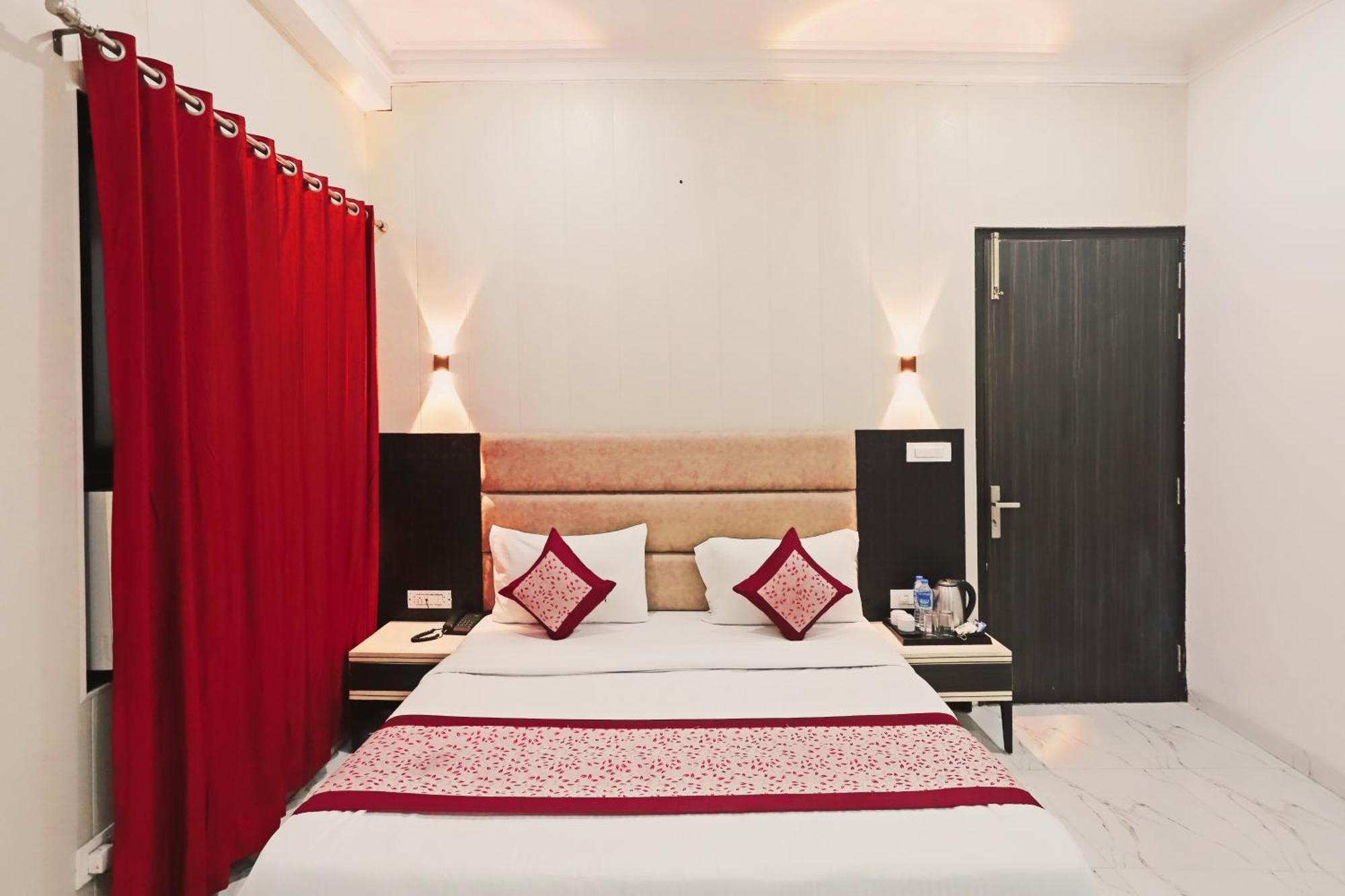 Hotel Almora Inn - Near By Delhi International Airport - With Free Airport Pickup And Drop ニューデリー エクステリア 写真