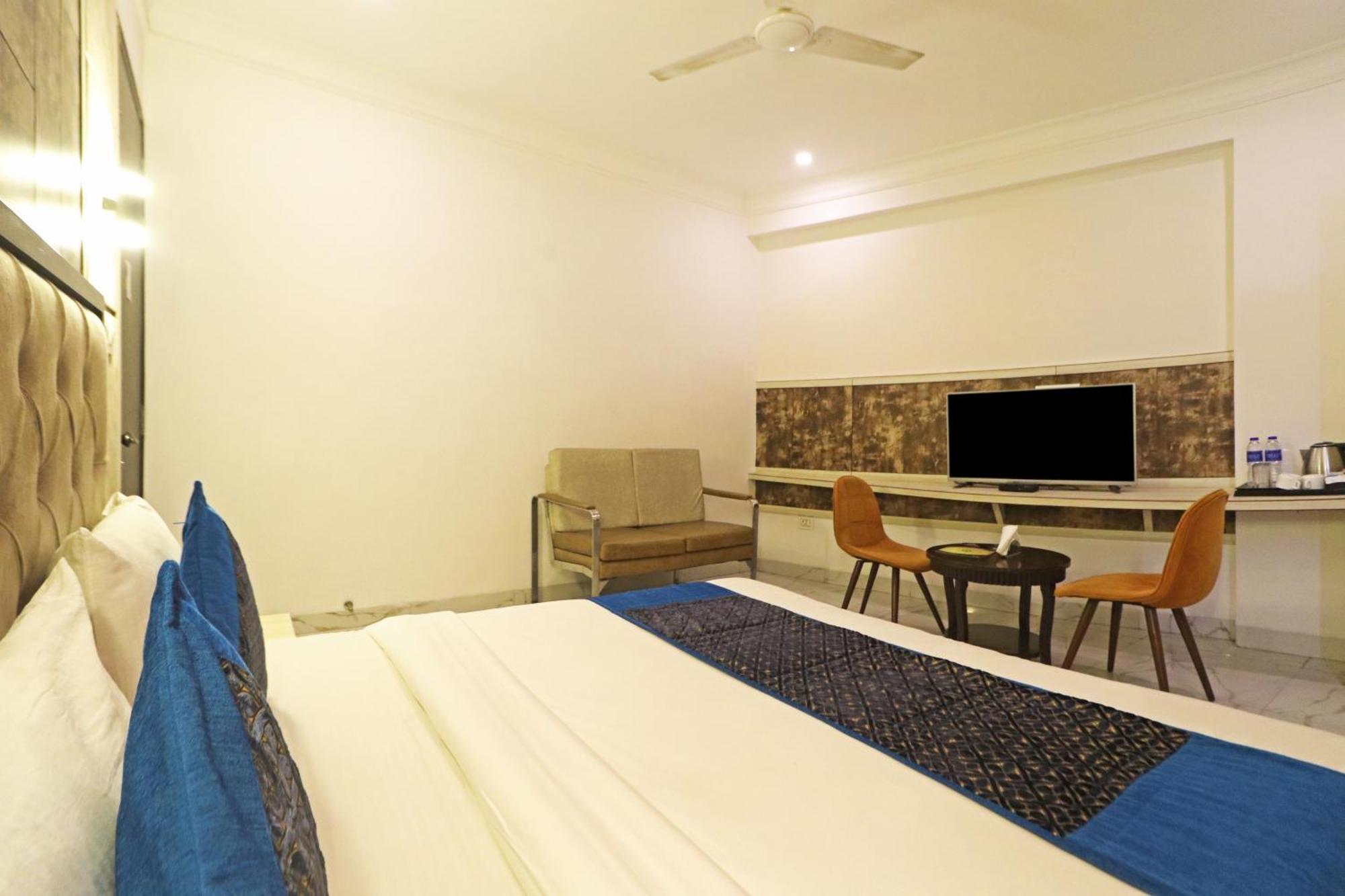 Hotel Almora Inn - Near By Delhi International Airport - With Free Airport Pickup And Drop ニューデリー エクステリア 写真