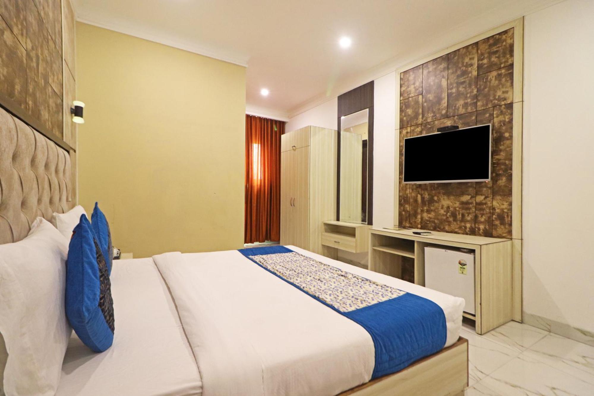 Hotel Almora Inn - Near By Delhi International Airport - With Free Airport Pickup And Drop ニューデリー エクステリア 写真