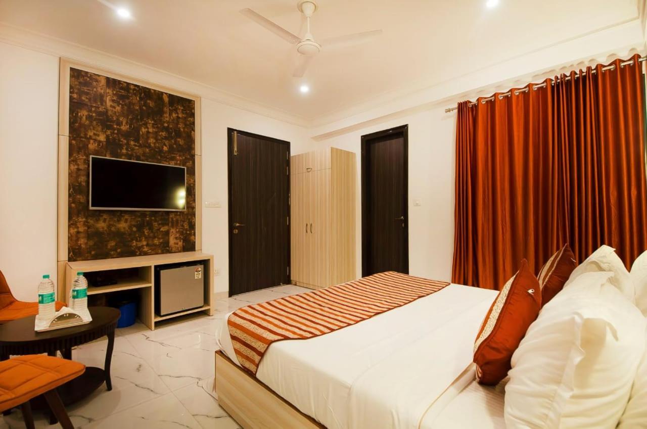 Hotel Almora Inn - Near By Delhi International Airport - With Free Airport Pickup And Drop ニューデリー エクステリア 写真