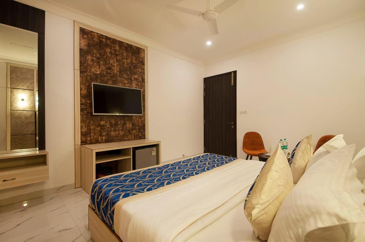 Hotel Almora Inn - Near By Delhi International Airport - With Free Airport Pickup And Drop ニューデリー エクステリア 写真