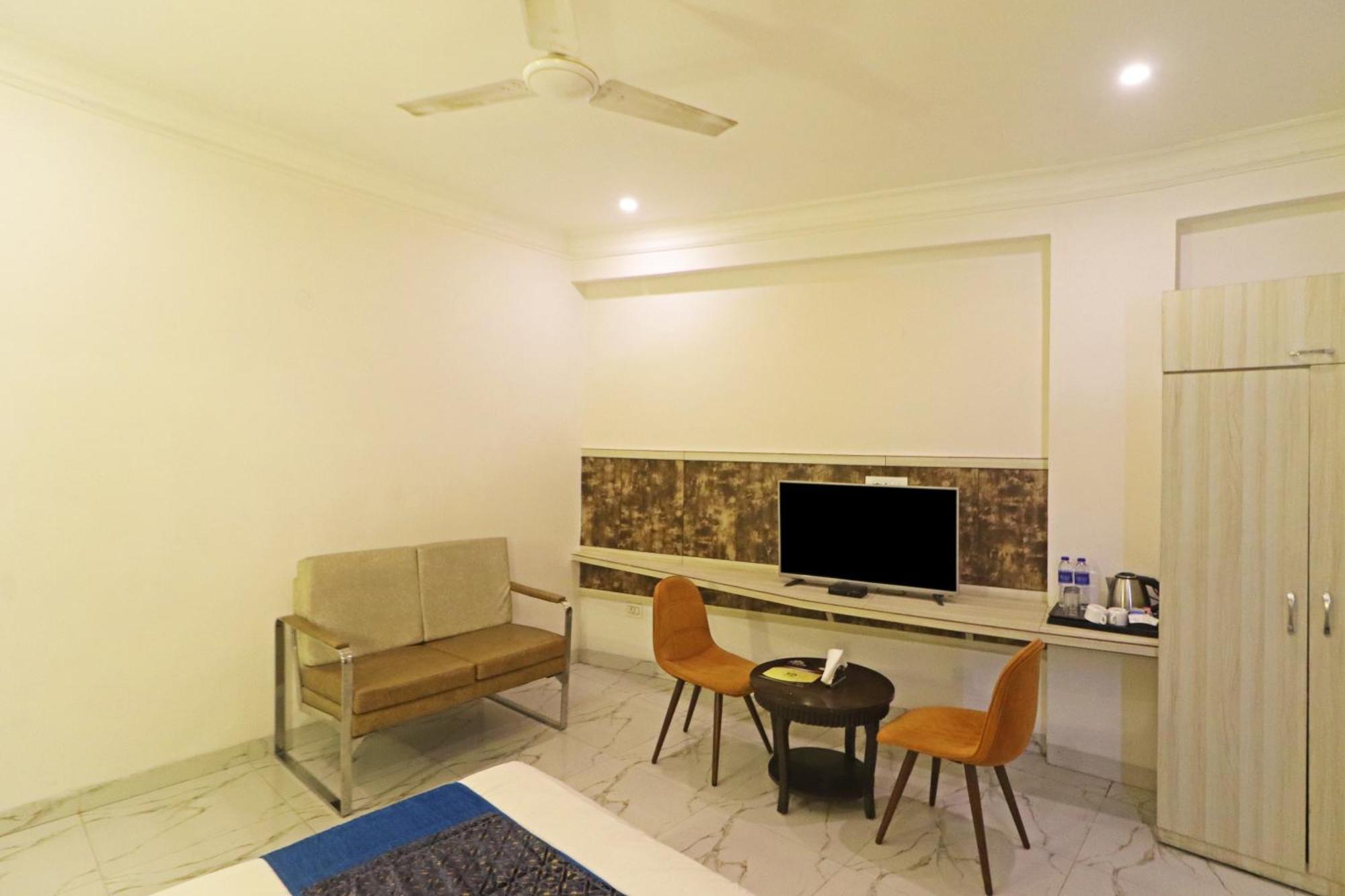 Hotel Almora Inn - Near By Delhi International Airport - With Free Airport Pickup And Drop ニューデリー エクステリア 写真