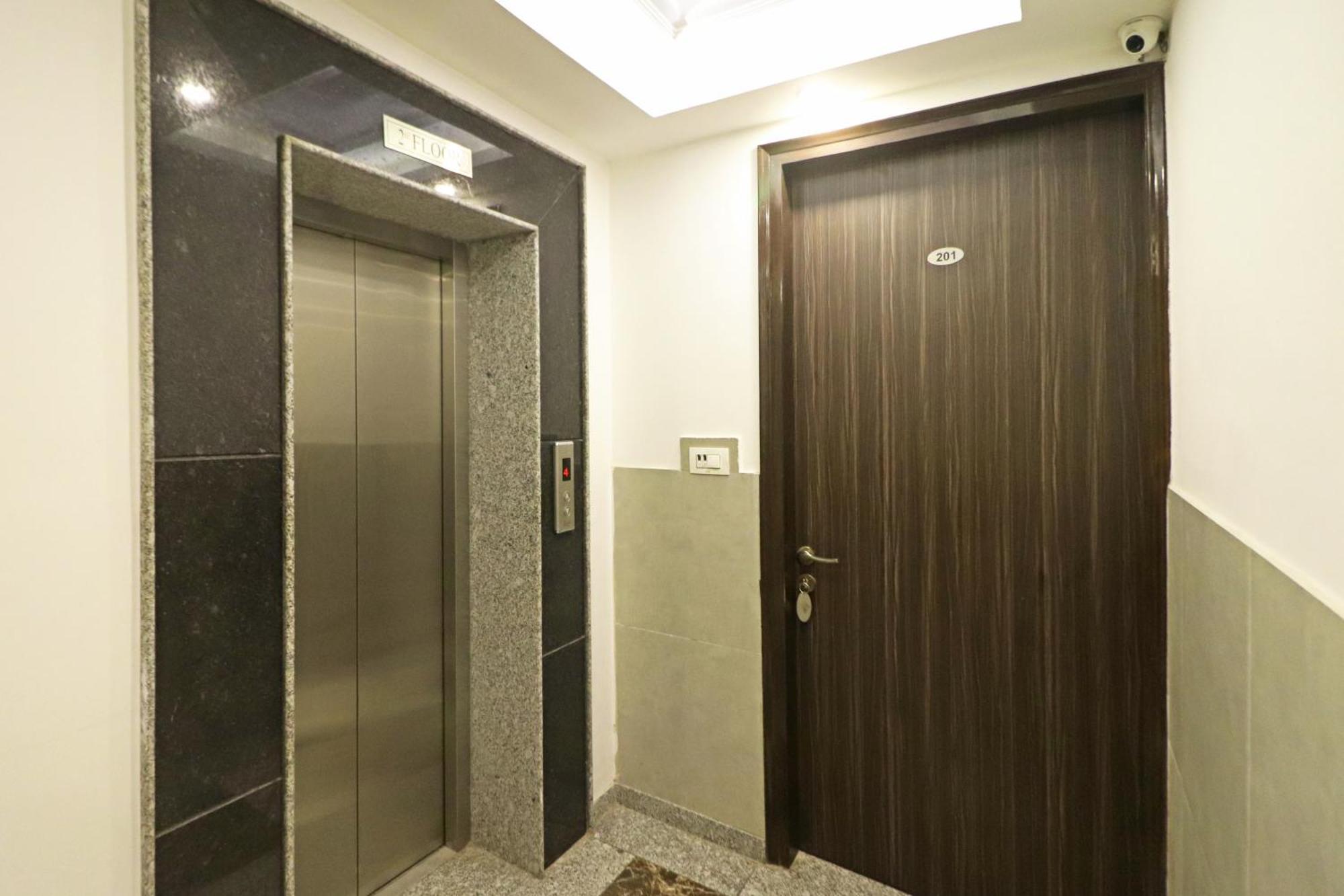 Hotel Almora Inn - Near By Delhi International Airport - With Free Airport Pickup And Drop ニューデリー エクステリア 写真