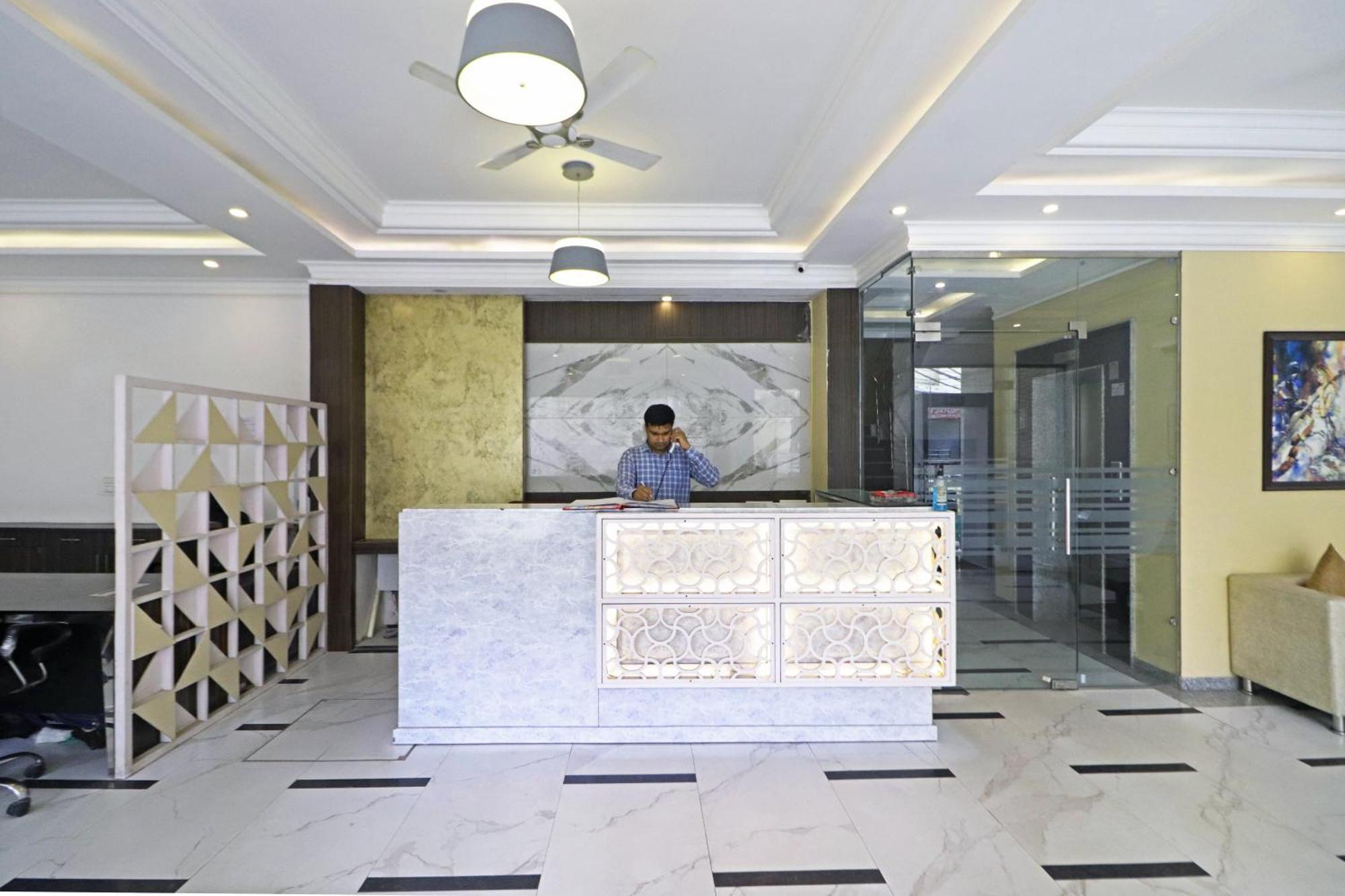 Hotel Almora Inn - Near By Delhi International Airport - With Free Airport Pickup And Drop ニューデリー エクステリア 写真