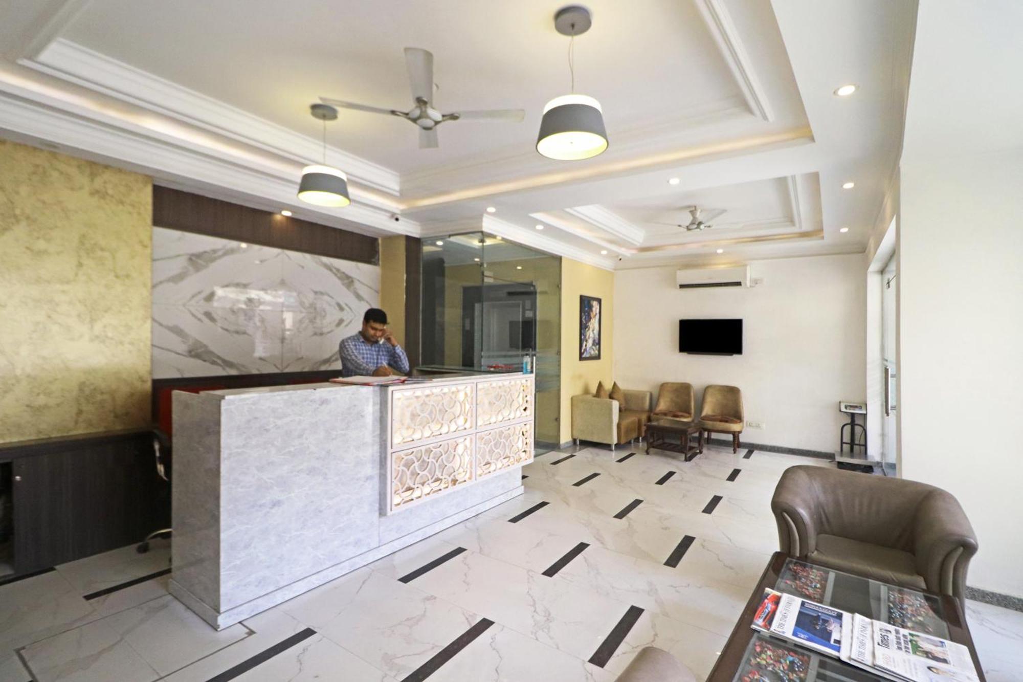 Hotel Almora Inn - Near By Delhi International Airport - With Free Airport Pickup And Drop ニューデリー エクステリア 写真