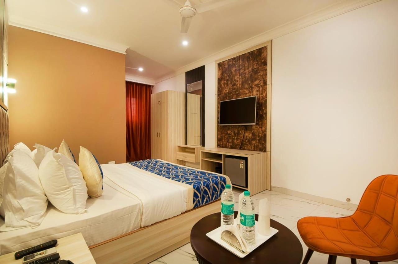 Hotel Almora Inn - Near By Delhi International Airport - With Free Airport Pickup And Drop ニューデリー エクステリア 写真