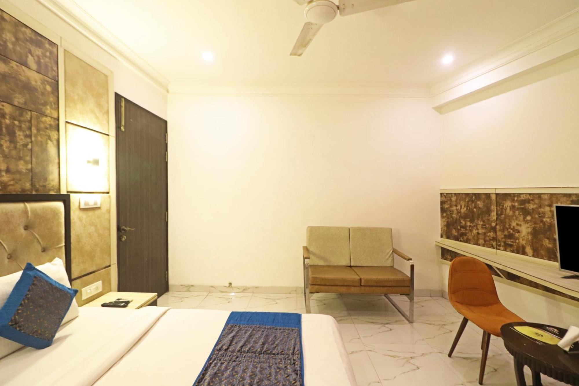 Hotel Almora Inn - Near By Delhi International Airport - With Free Airport Pickup And Drop ニューデリー エクステリア 写真