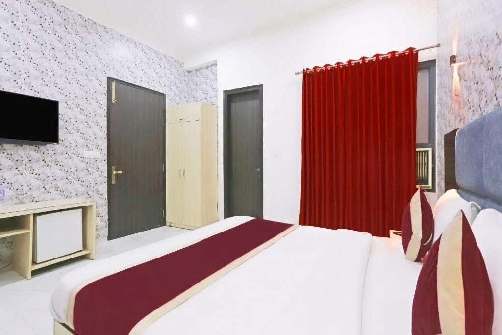 Hotel Almora Inn - Near By Delhi International Airport - With Free Airport Pickup And Drop ニューデリー エクステリア 写真