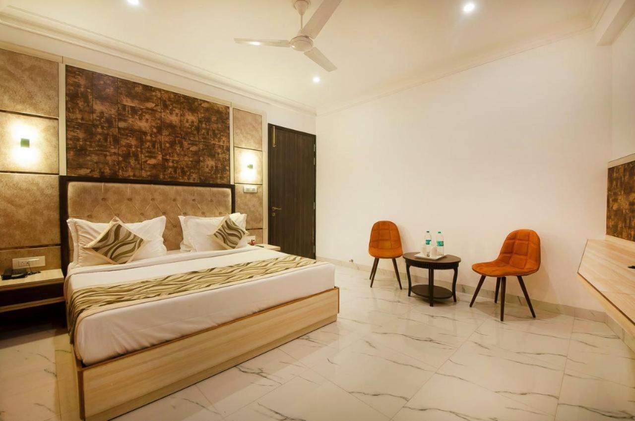 Hotel Almora Inn - Near By Delhi International Airport - With Free Airport Pickup And Drop ニューデリー エクステリア 写真